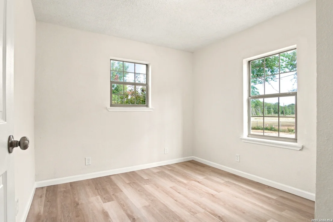 Photo of 438 CRESTHILL RD