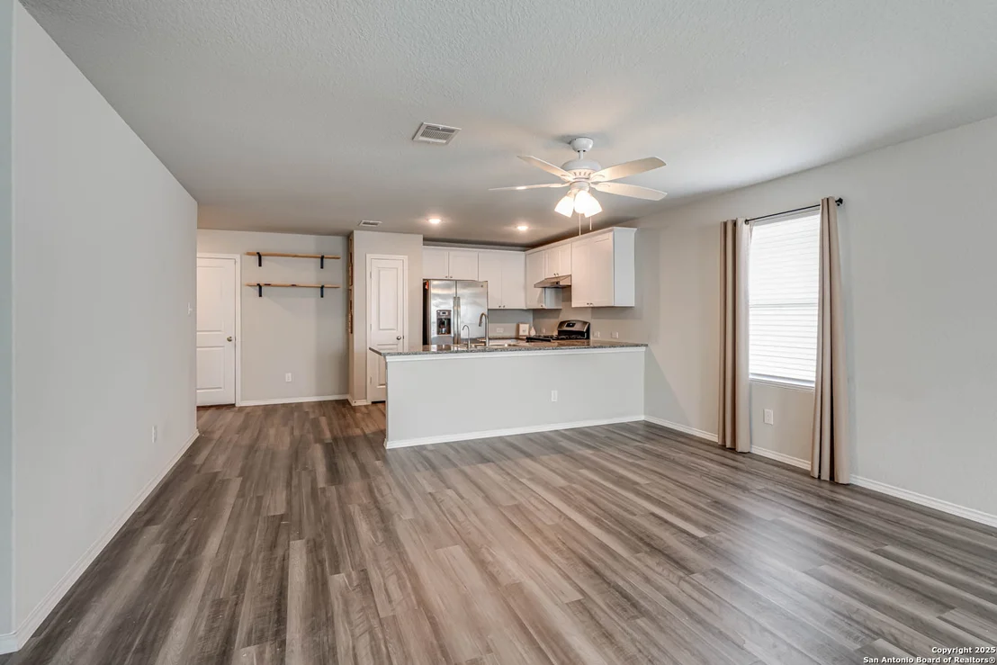 Photo of 10214 Robbins Bluff