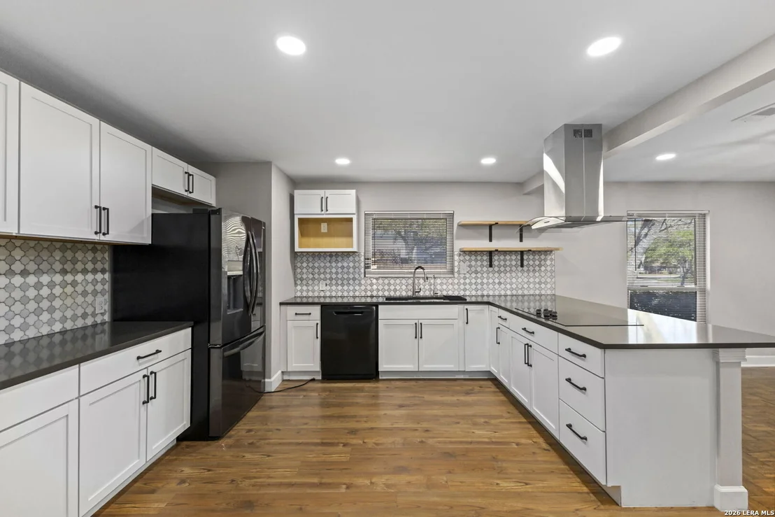 Photo of 1516 Caper