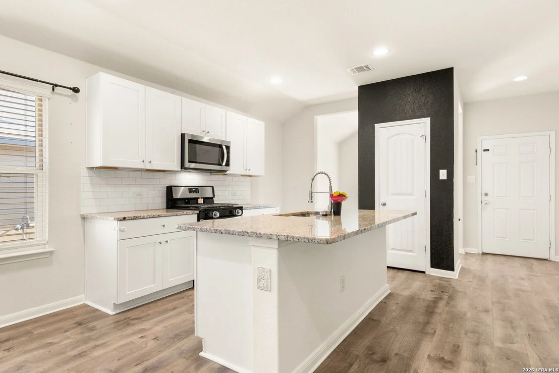 Photo of 338 Northshore Trail