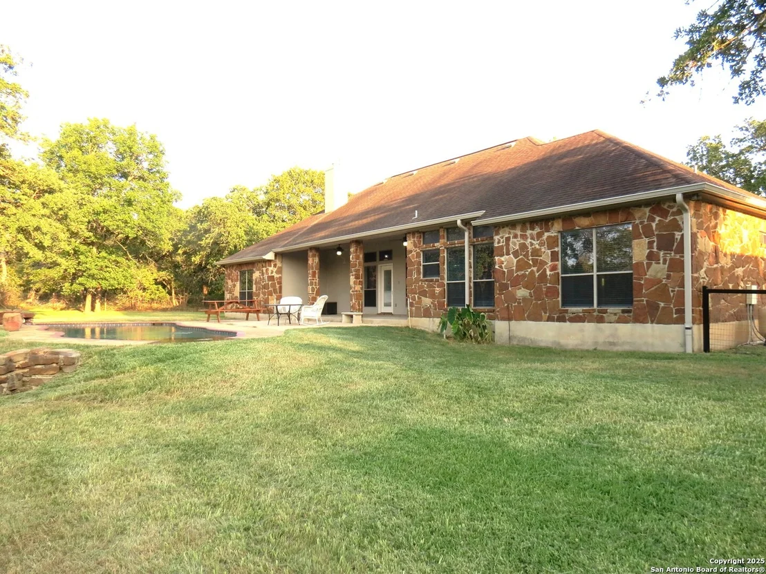Photo of 592 Jacobs