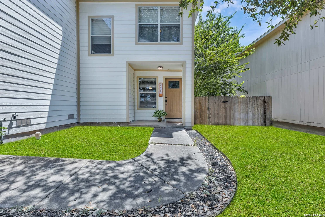 Photo of 8218 Laurel Bnd