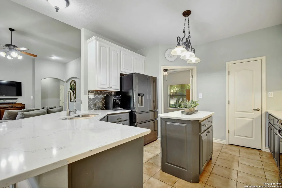 Photo of 25827 White Eagle Dr
