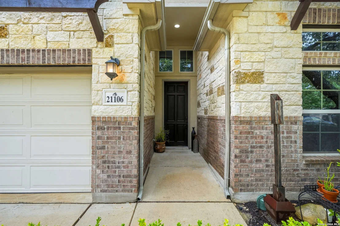 Photo of 21106 Capri Oaks