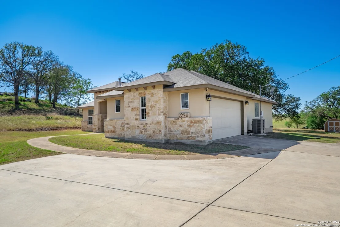Photo of 22211 Savannah Heights