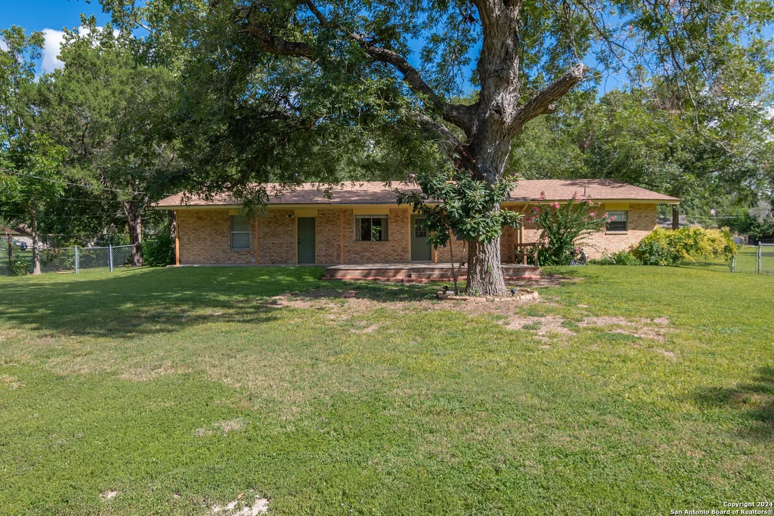 Photo of 129 NUECES LN