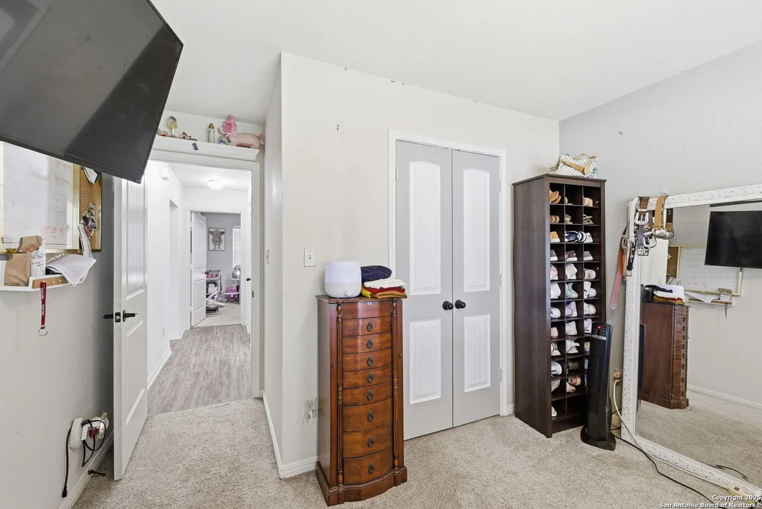 Photo of 2183 Hiline