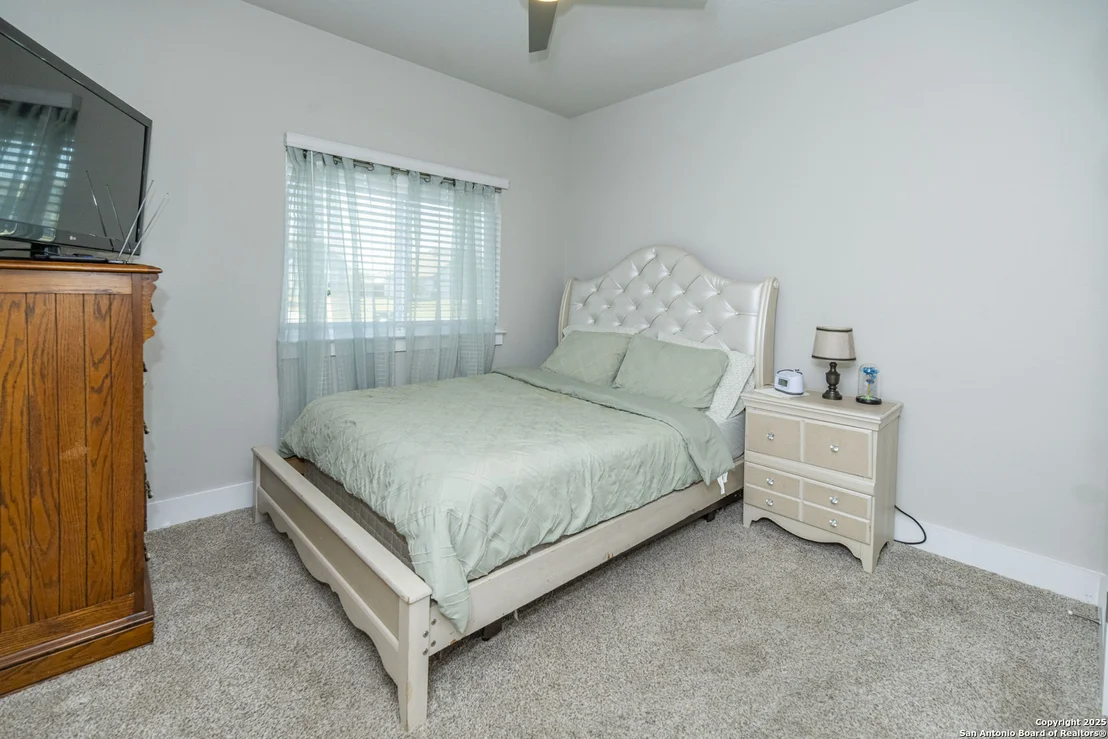 Photo of 3158 Ruby Cyn