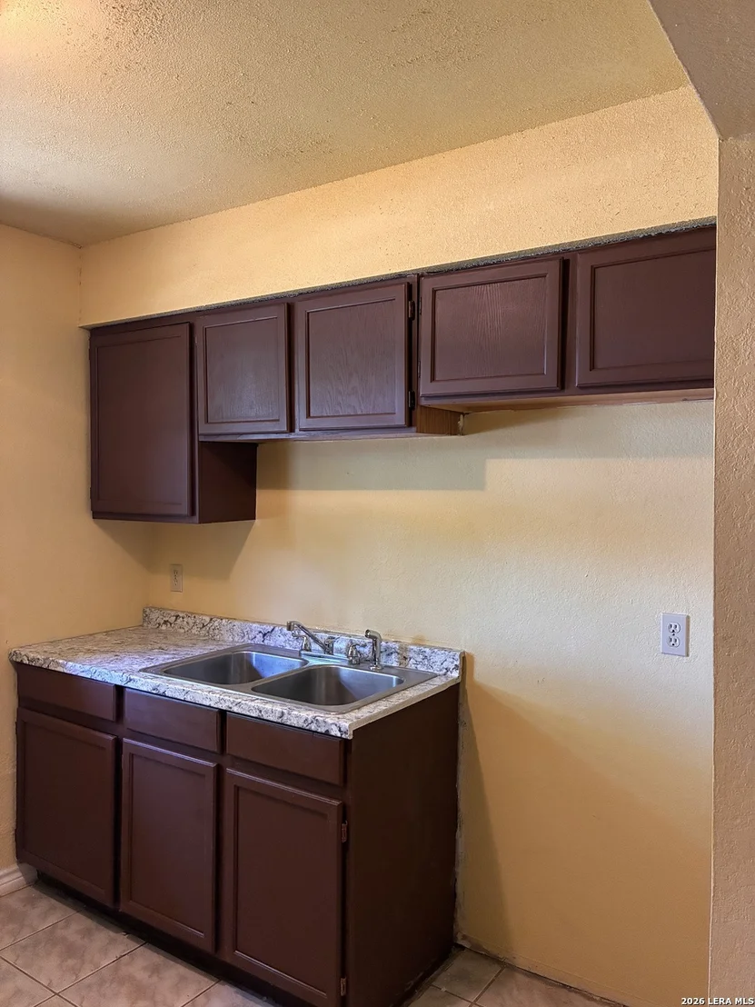 Photo of 2340 Royal Park