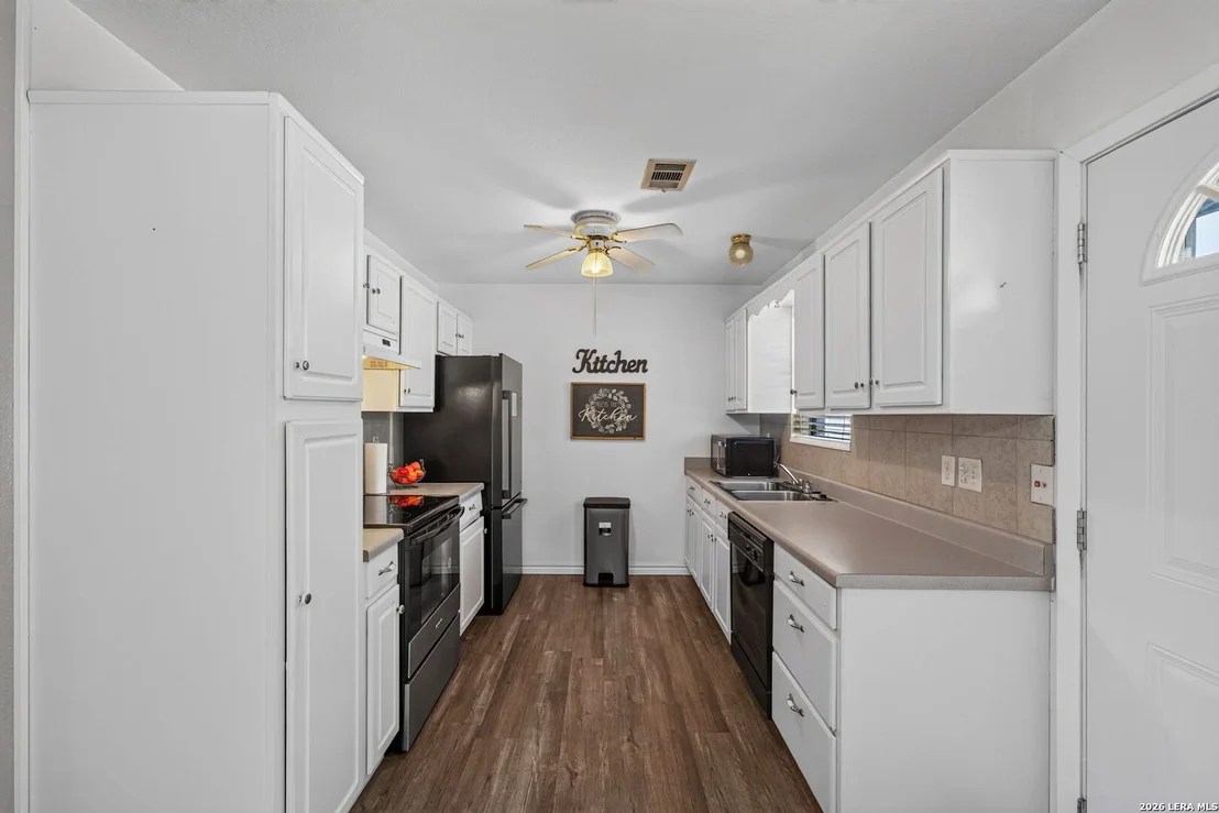Photo of 325 WENDY LN