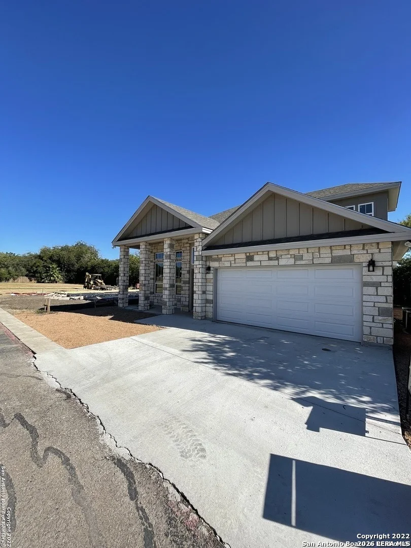 Photo of 107 SUTTON PL