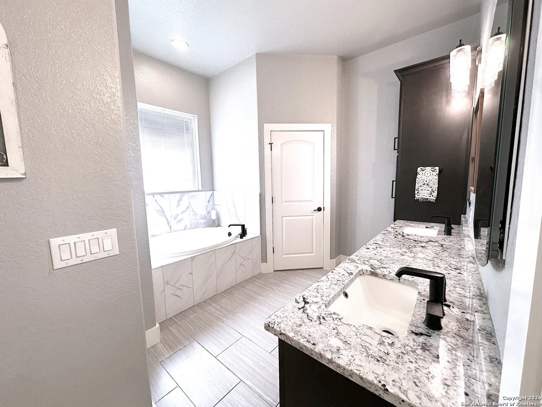 Photo of 129 SETTLEMENT DR