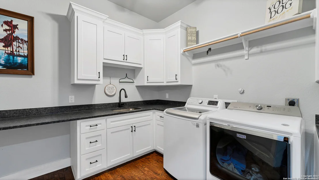 Photo of 1231 Smoky Loop Rd