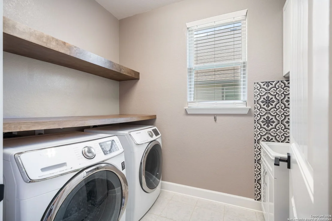 Photo of 122 Noble Woods