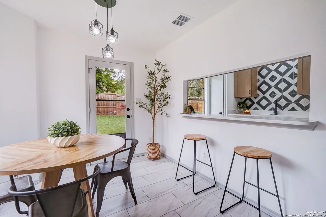 Photo of 2307 Moss Terrace