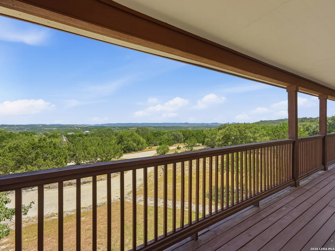 Photo of 412 Bear Springs Trl