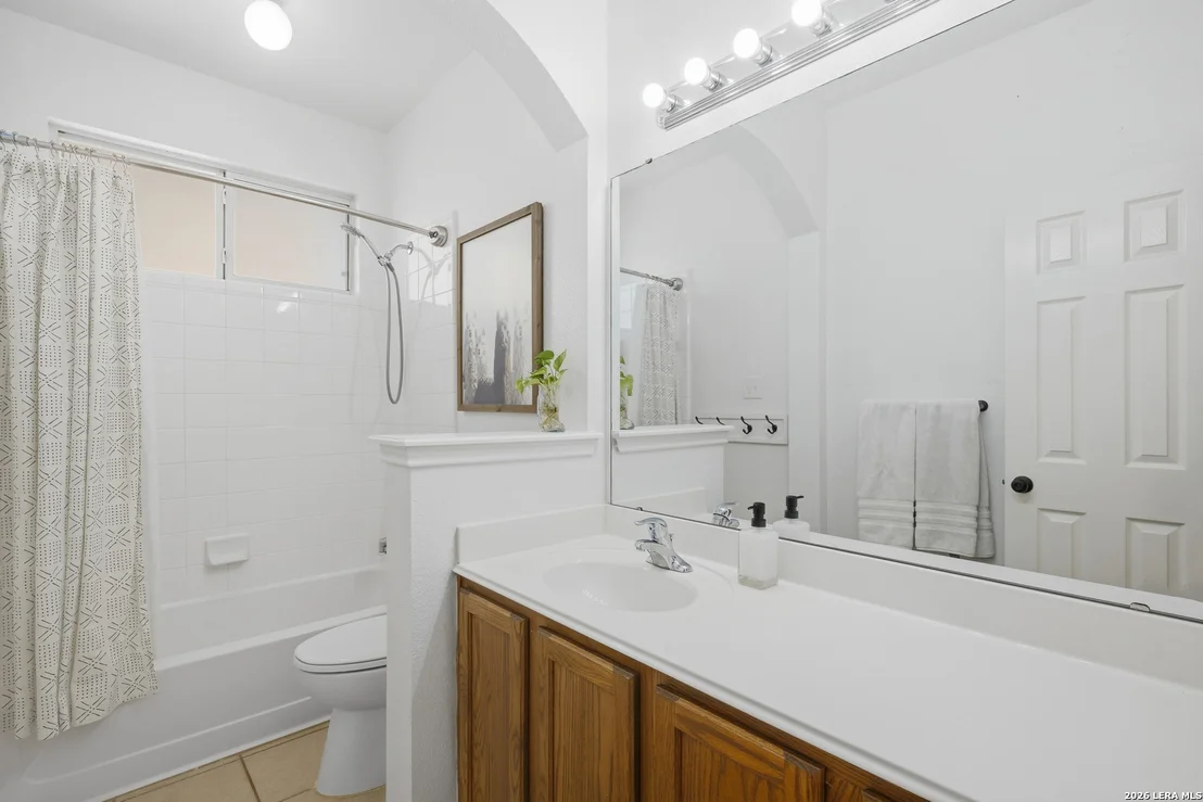 Photo of 254 MAIDSTONE CV