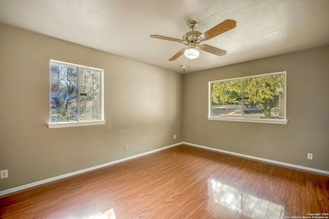 Photo of 6915 FOREST GRV