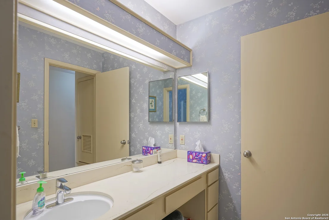 Photo of 6514 Robin Forest