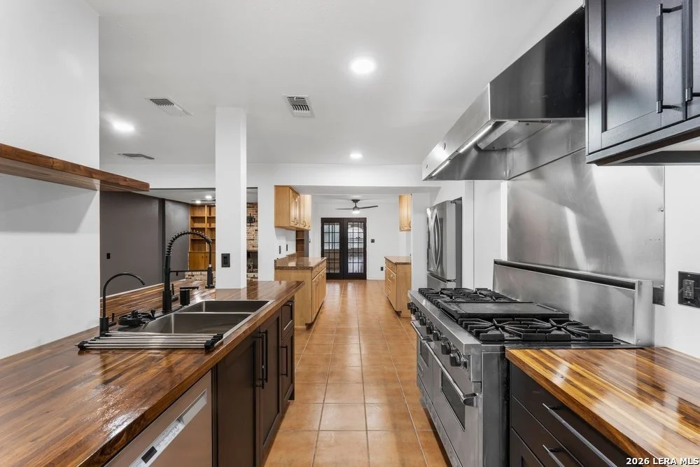 Photo of 3614 Versailles Dr