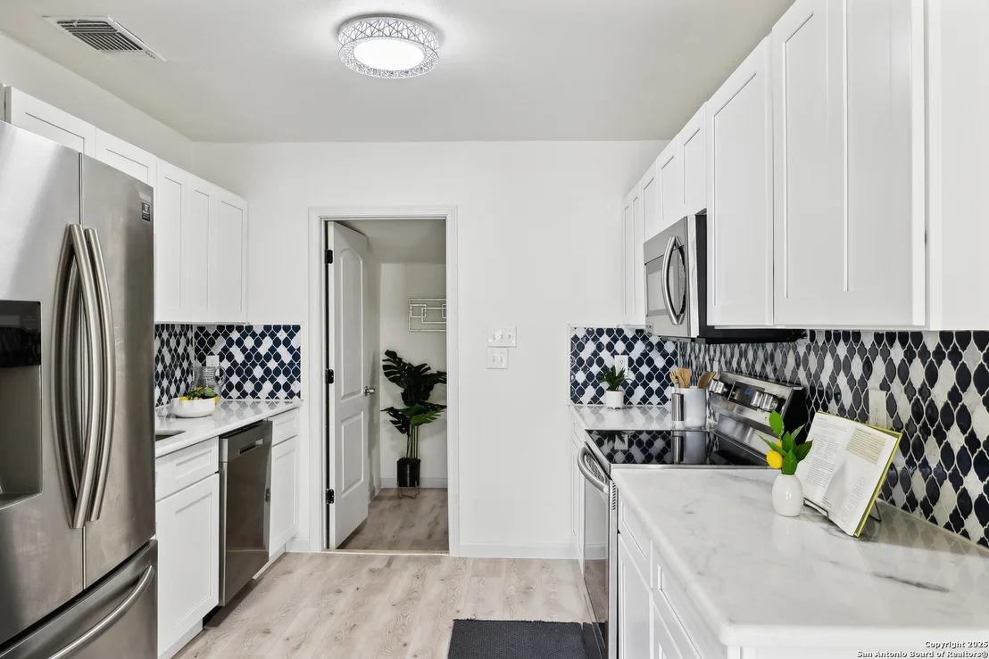 Photo of 630 Lovera