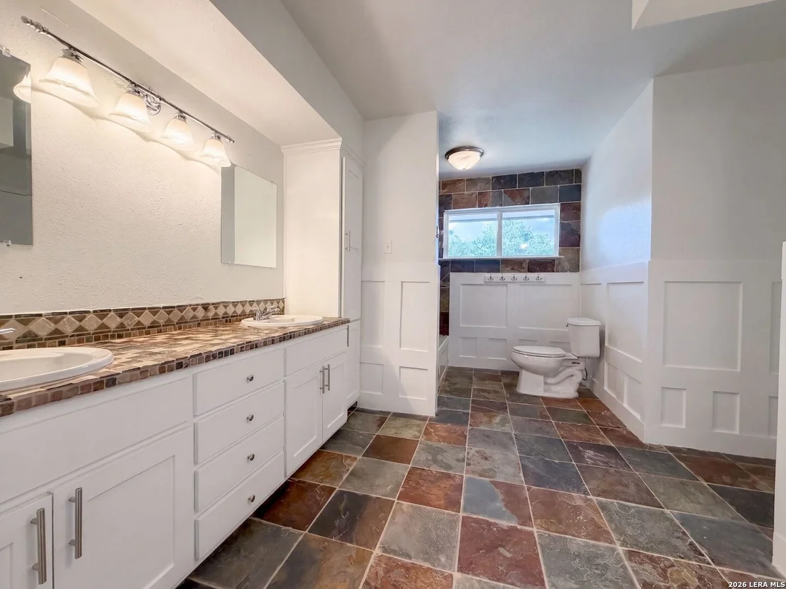 Photo of 106 BRIARCLIFF DR