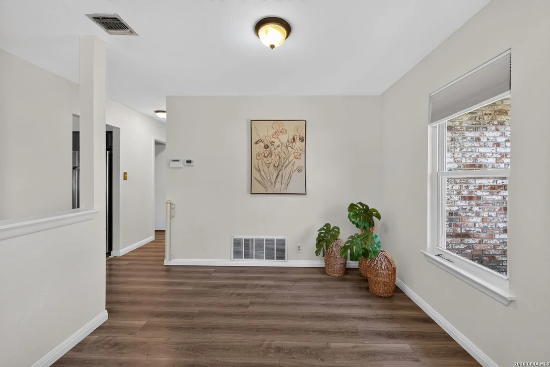 Photo of 9350 Cliff Way