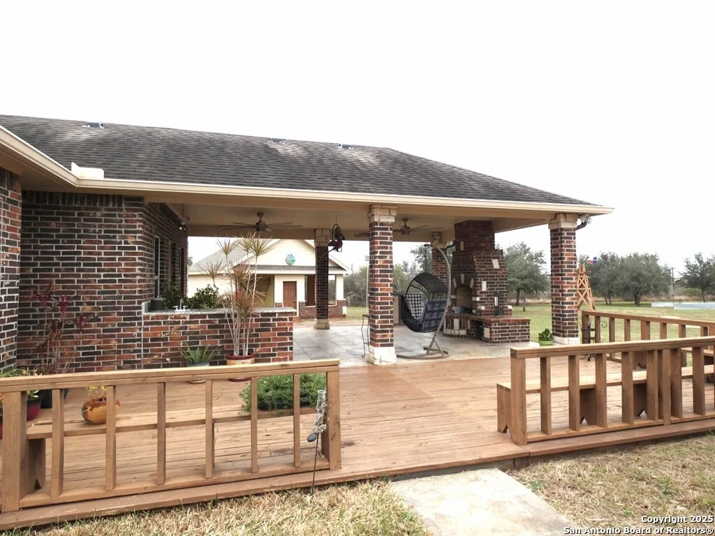 Photo of 283 Live Oak Rd