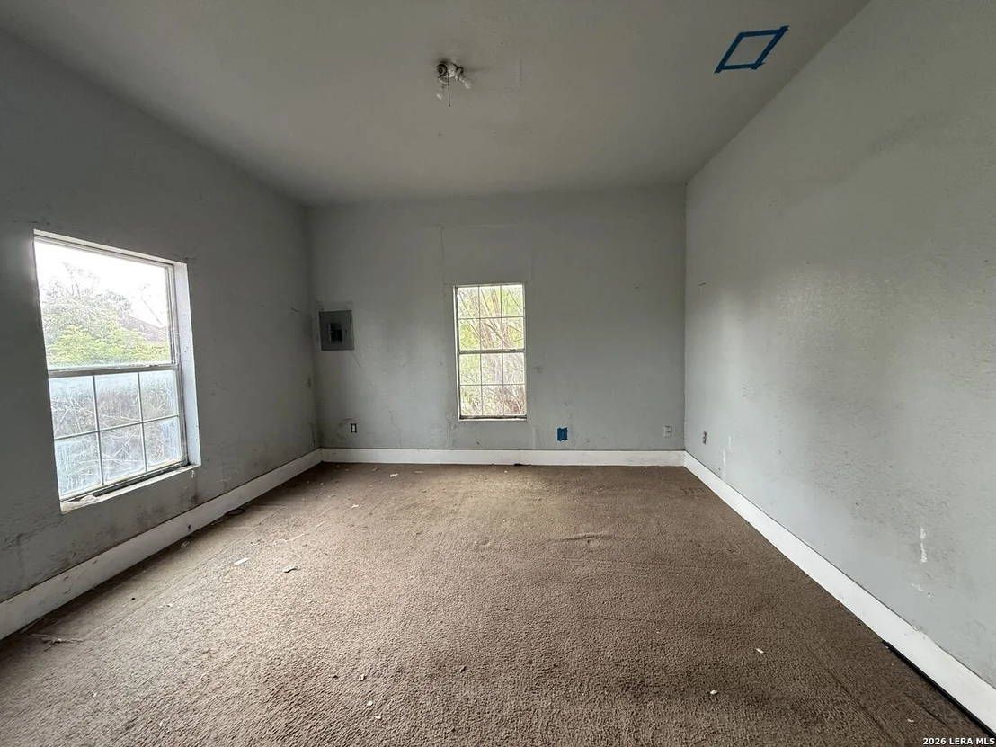 Photo of 809 Leal