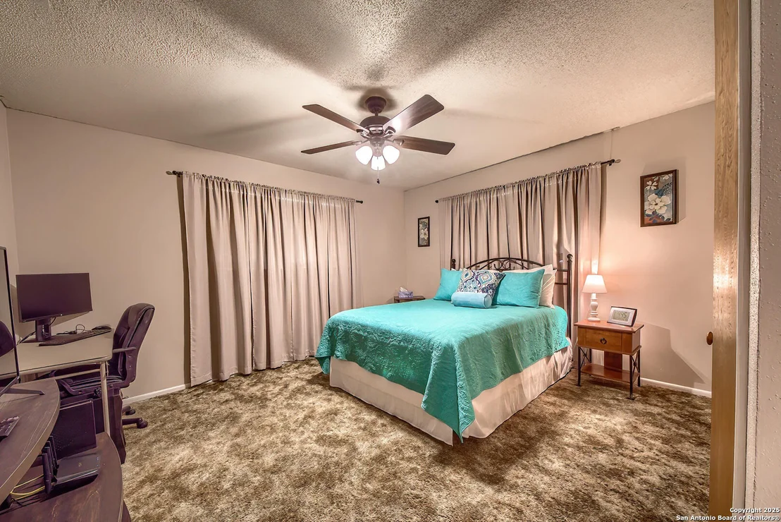 Photo of 1206 Acorn