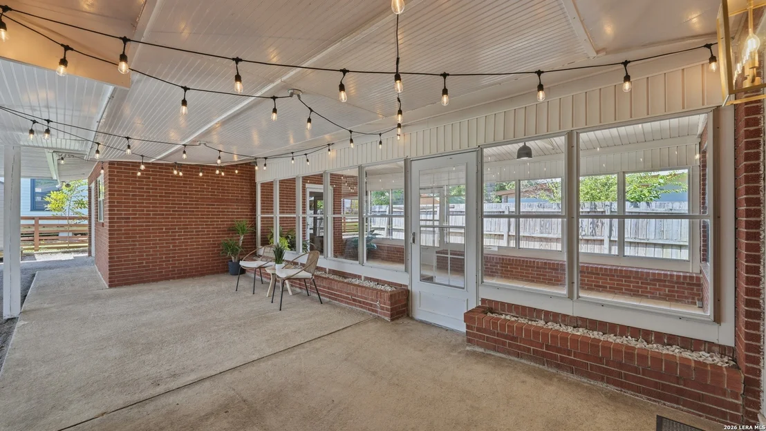 Photo of 596 WILLOW AVE