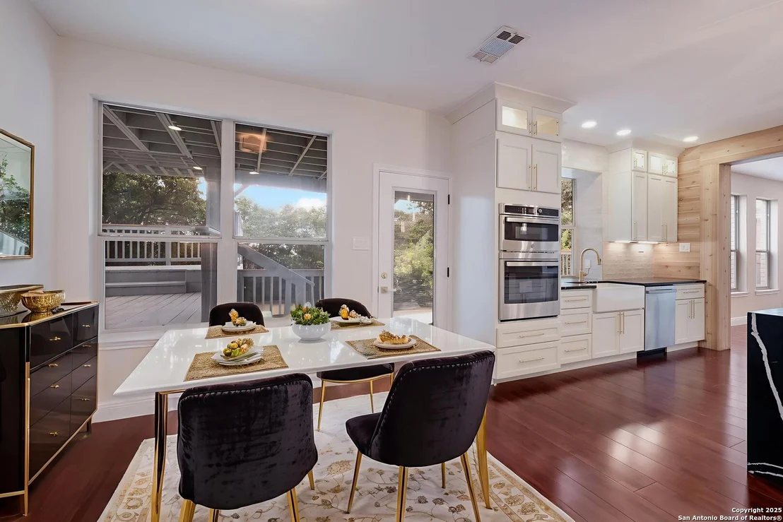Photo of 726 Mello Oak