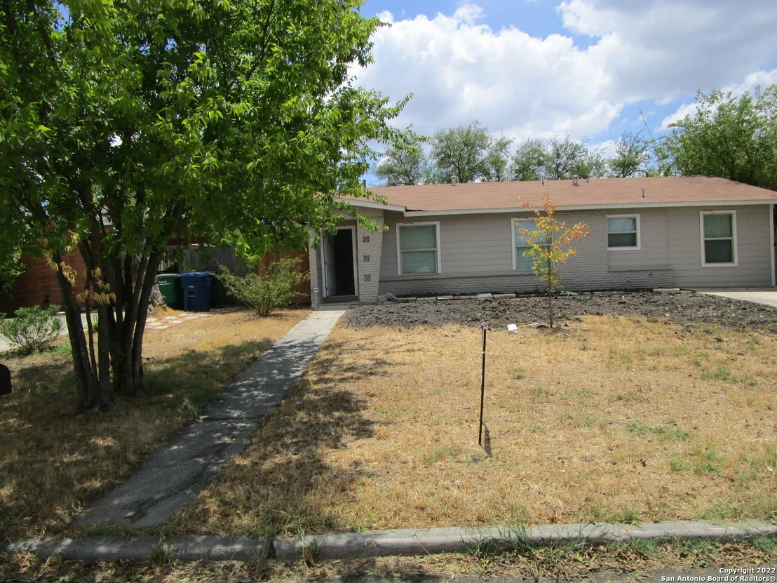 Photo of 910 REXFORD DR