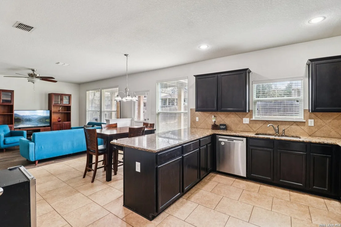Photo of 7018 Plains
