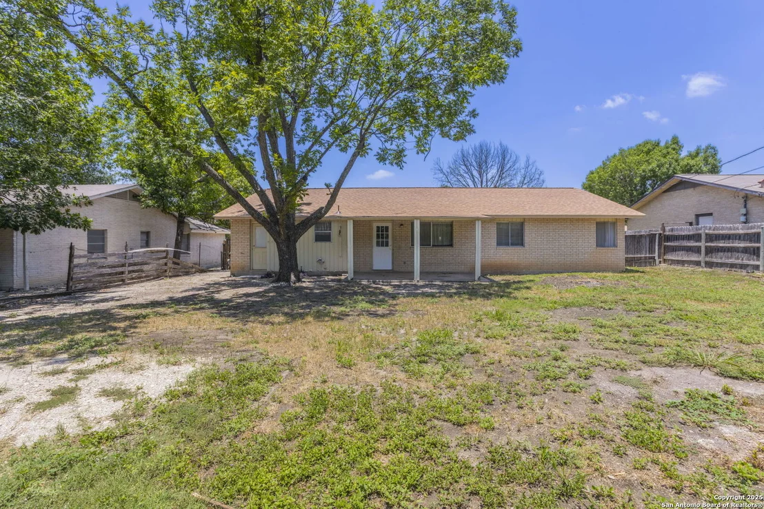 Photo of 6618 N Forest Bend
