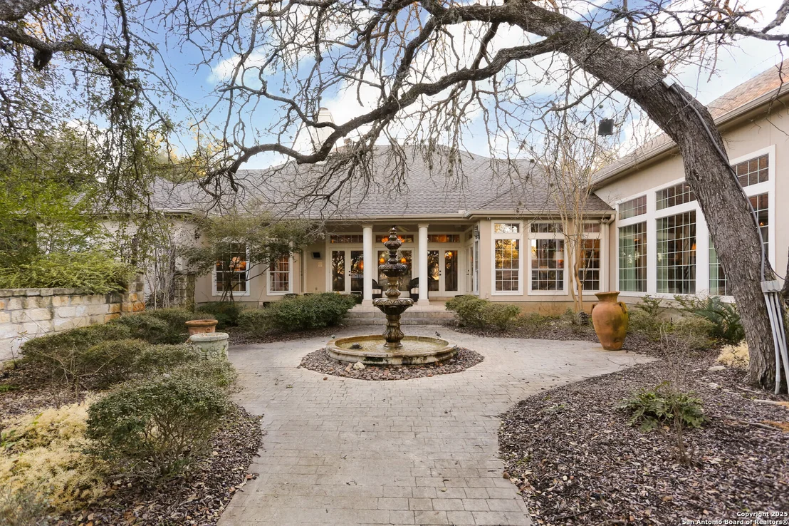 Photo of 136 FALLING WATER DR