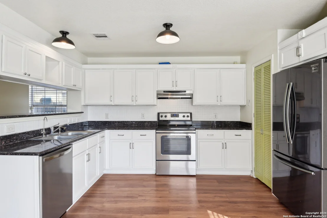 Photo of 684 CHEROKEE BLVD