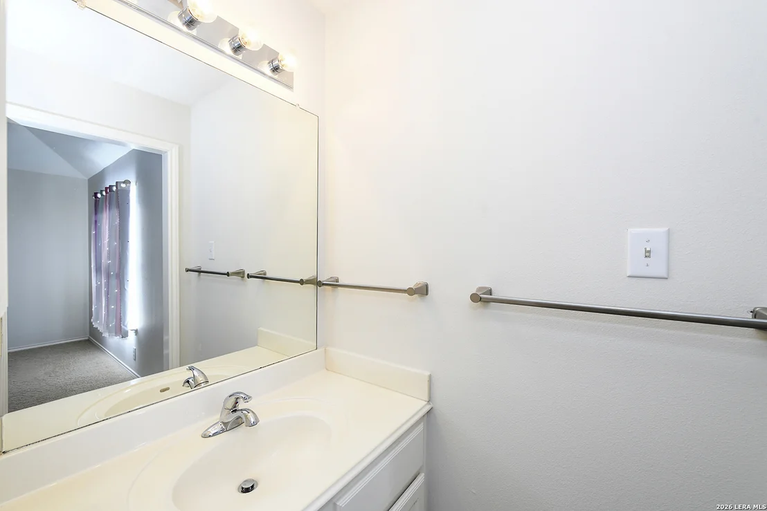 Photo of 1712 Oak Path