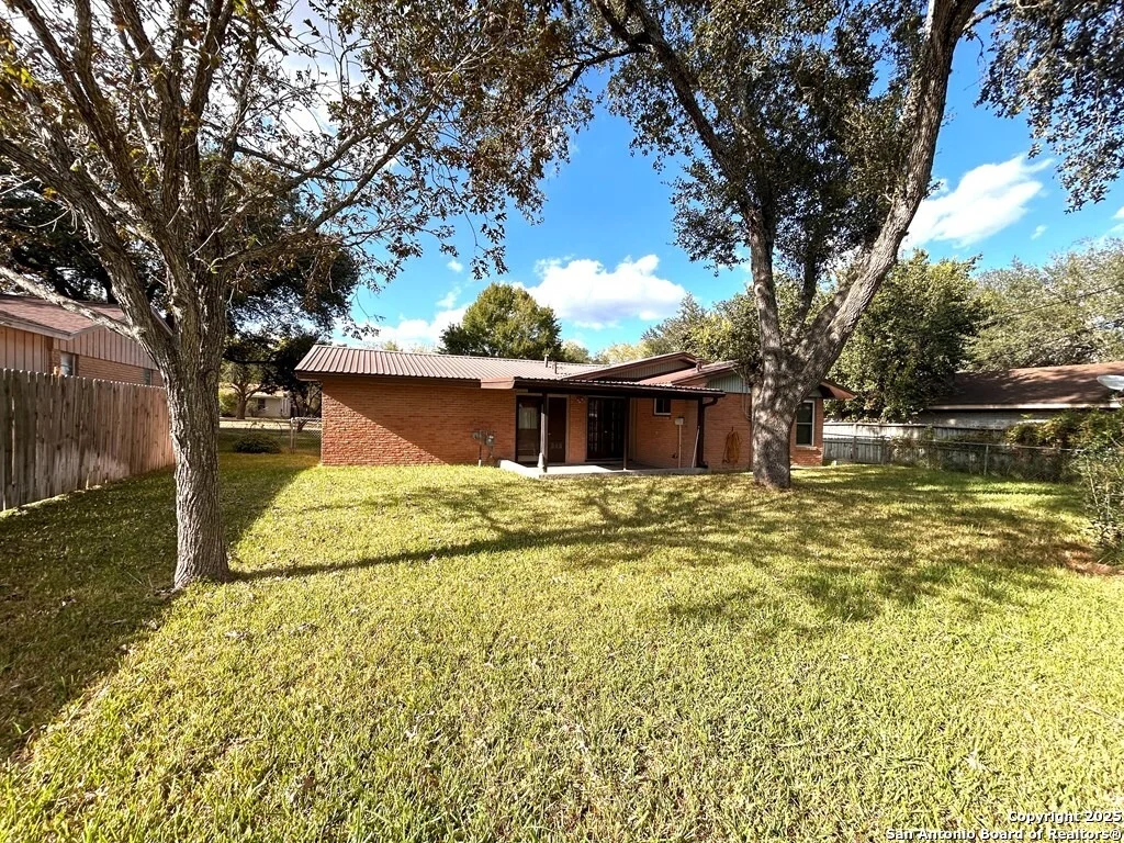 Photo of 1412 Oriole Lane