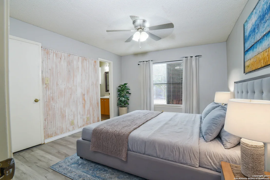 Photo of 10135 SILVER PARK