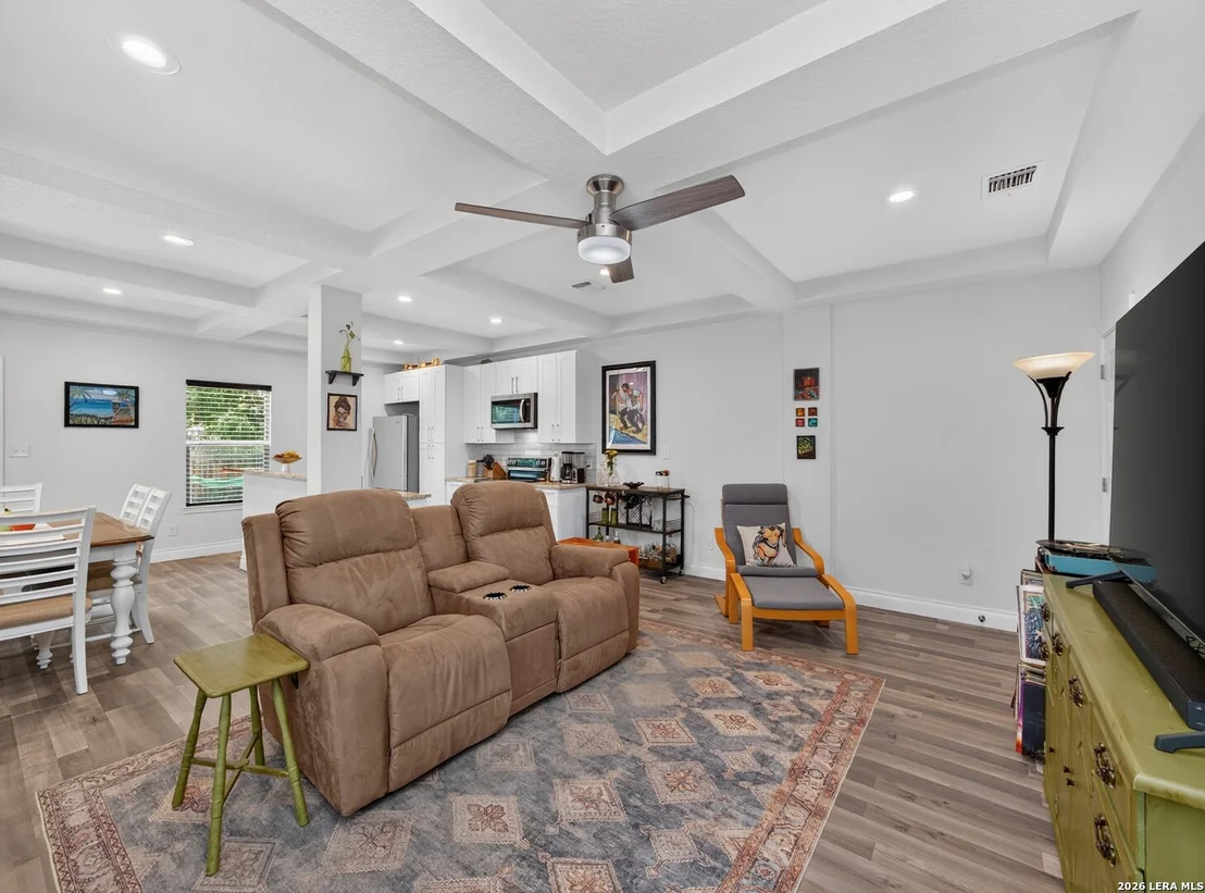 Photo of 547 Belmont