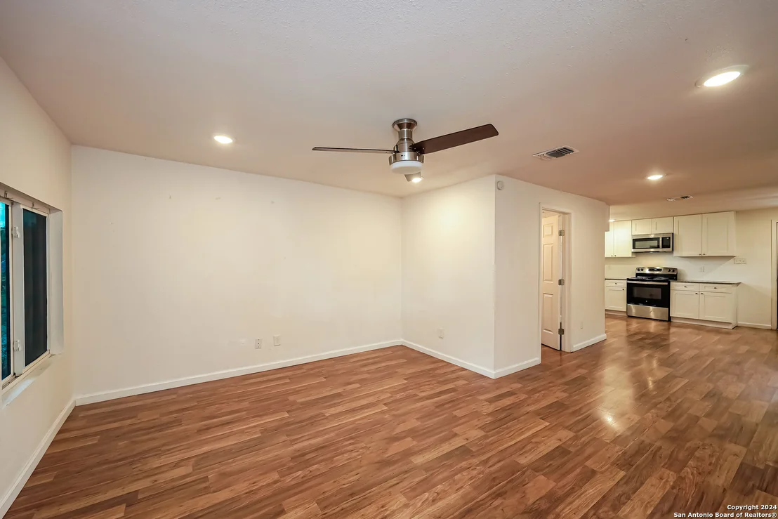 Photo of 1031 BERNARD DR