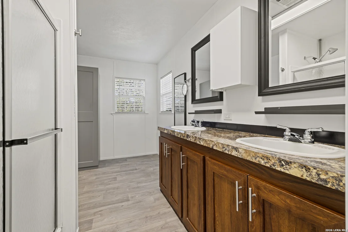 Photo of 429 Spanish Oak