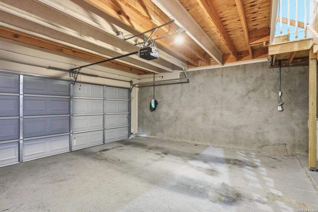 Photo of 831 Queens Oak