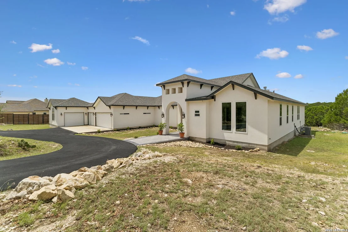 Photo of 107 SUNRISE DR