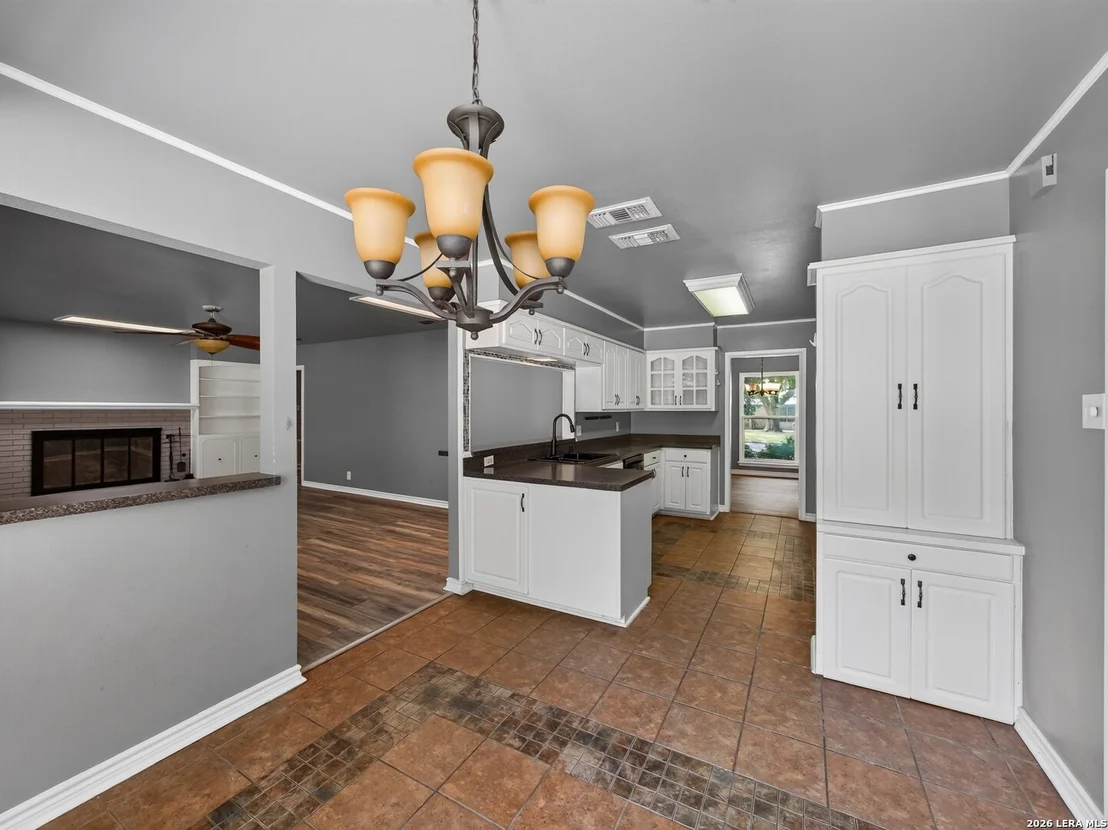 Photo of 621 Balfour Dr