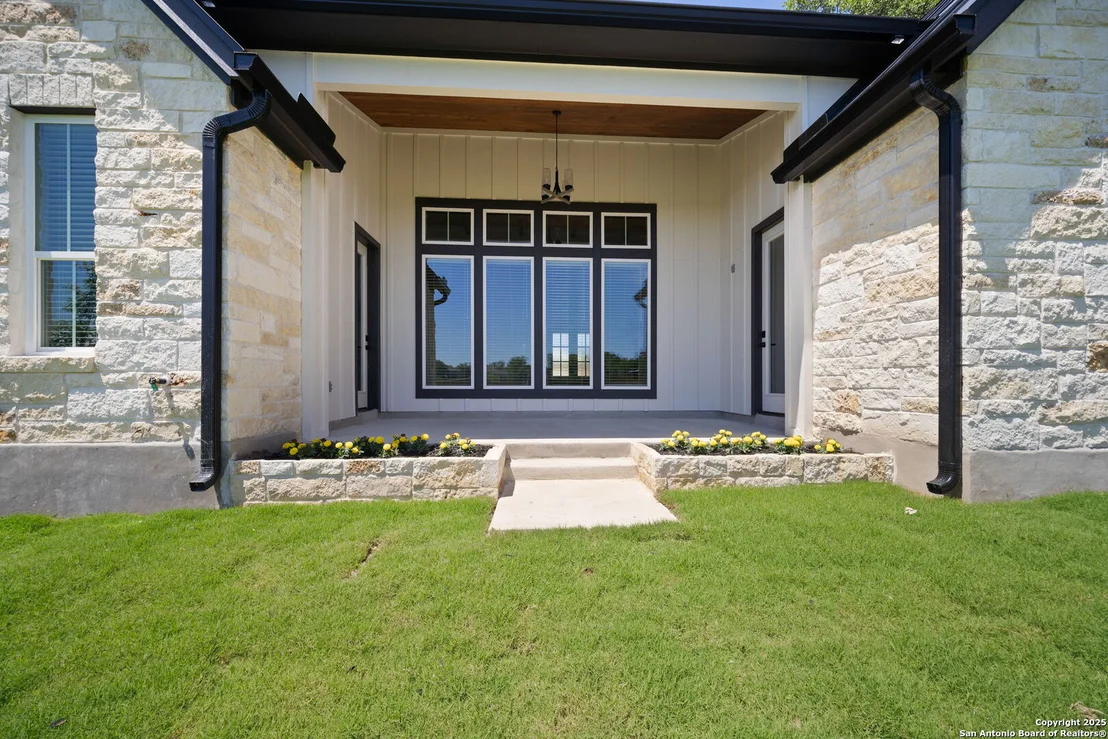 Photo of 107 Chama Dr.