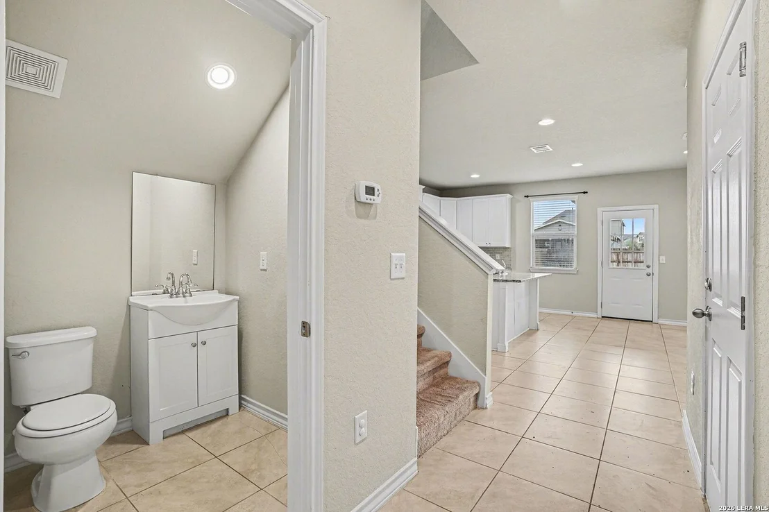 Photo of 8807 White Crown