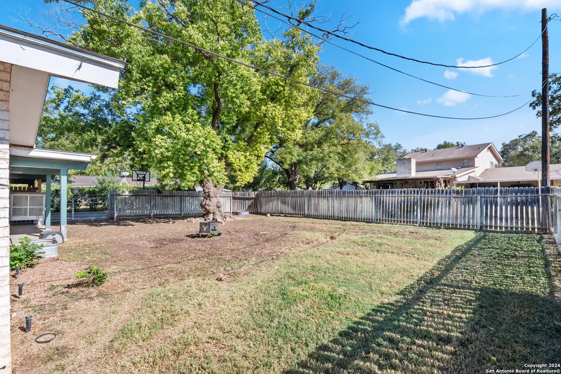 Photo of 5 DONNA DR