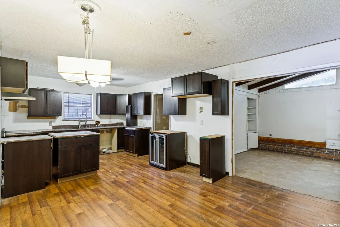 Photo of 247 Edna